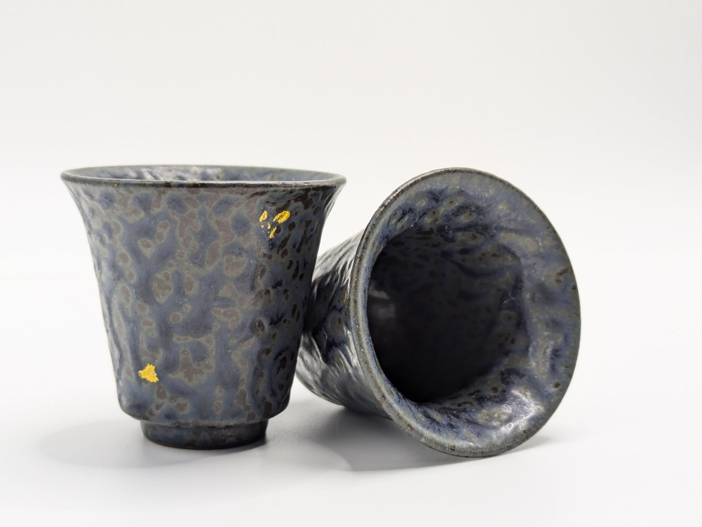 Tasse à thé artisanale en argile de roche