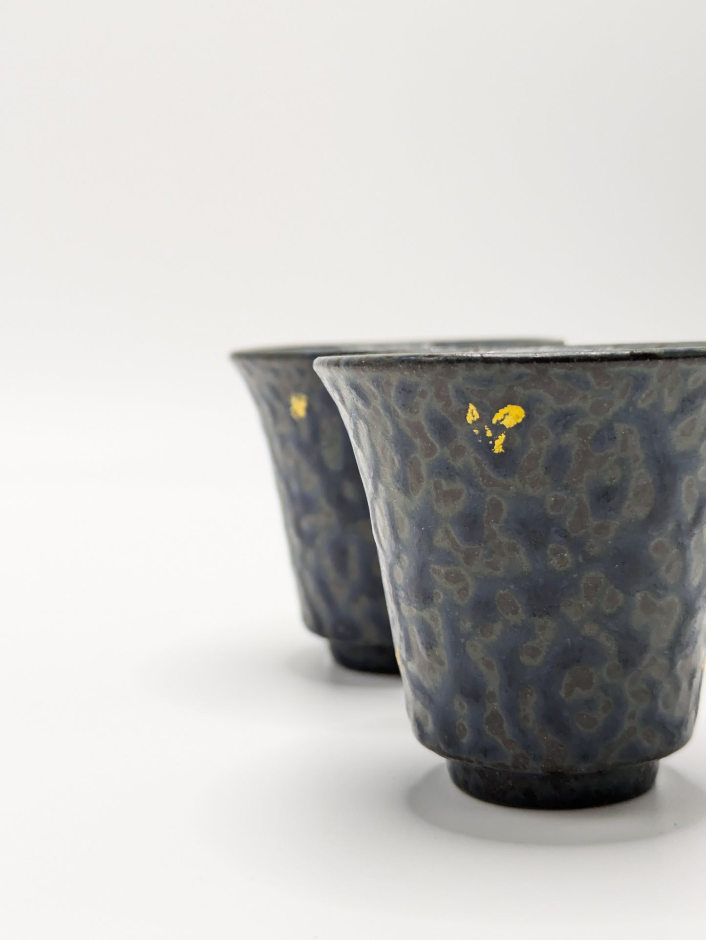 Tasse à thé artisanale en argile de roche